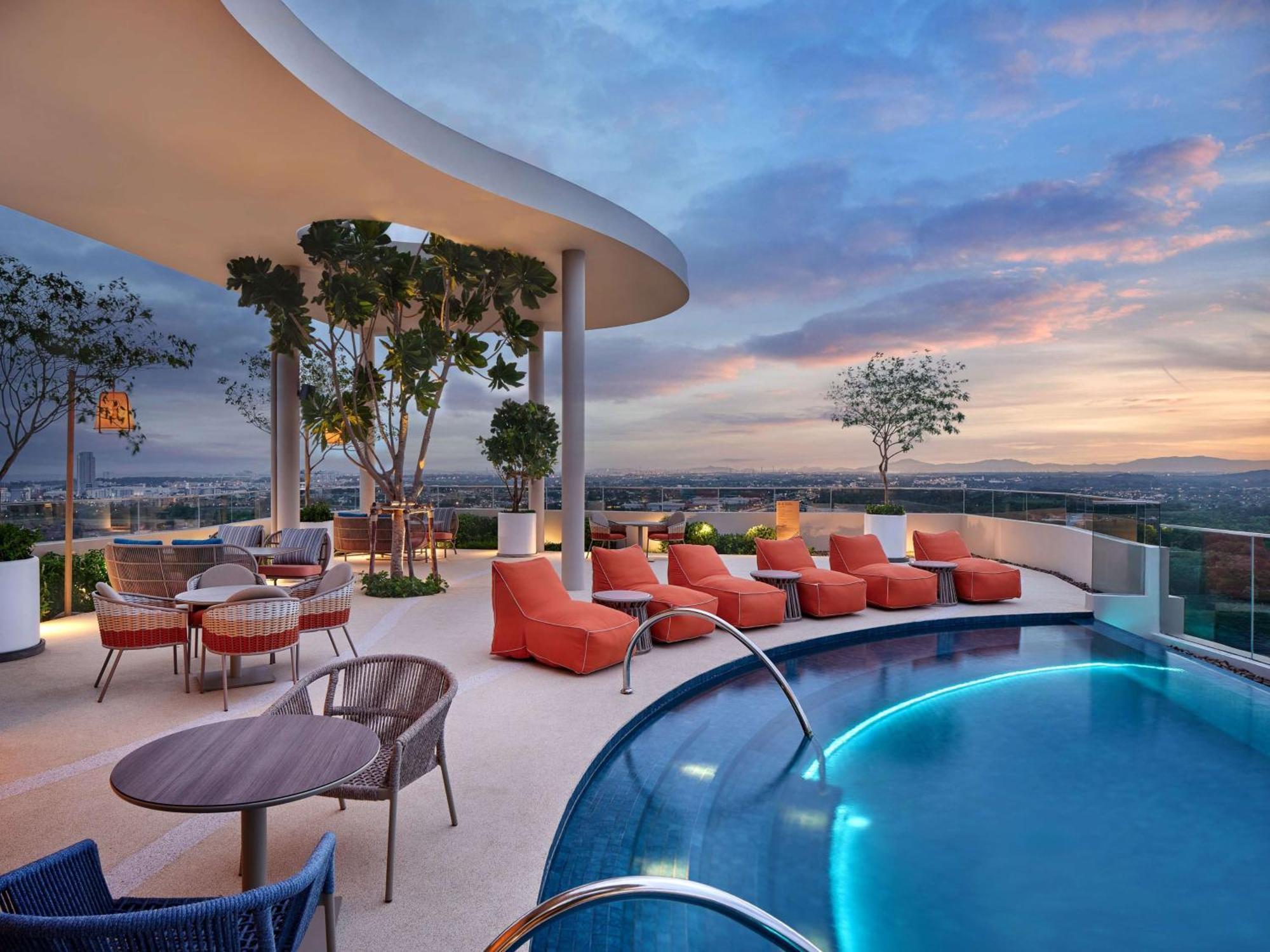 Hilton Garden Inn Rayong Bagian luar foto